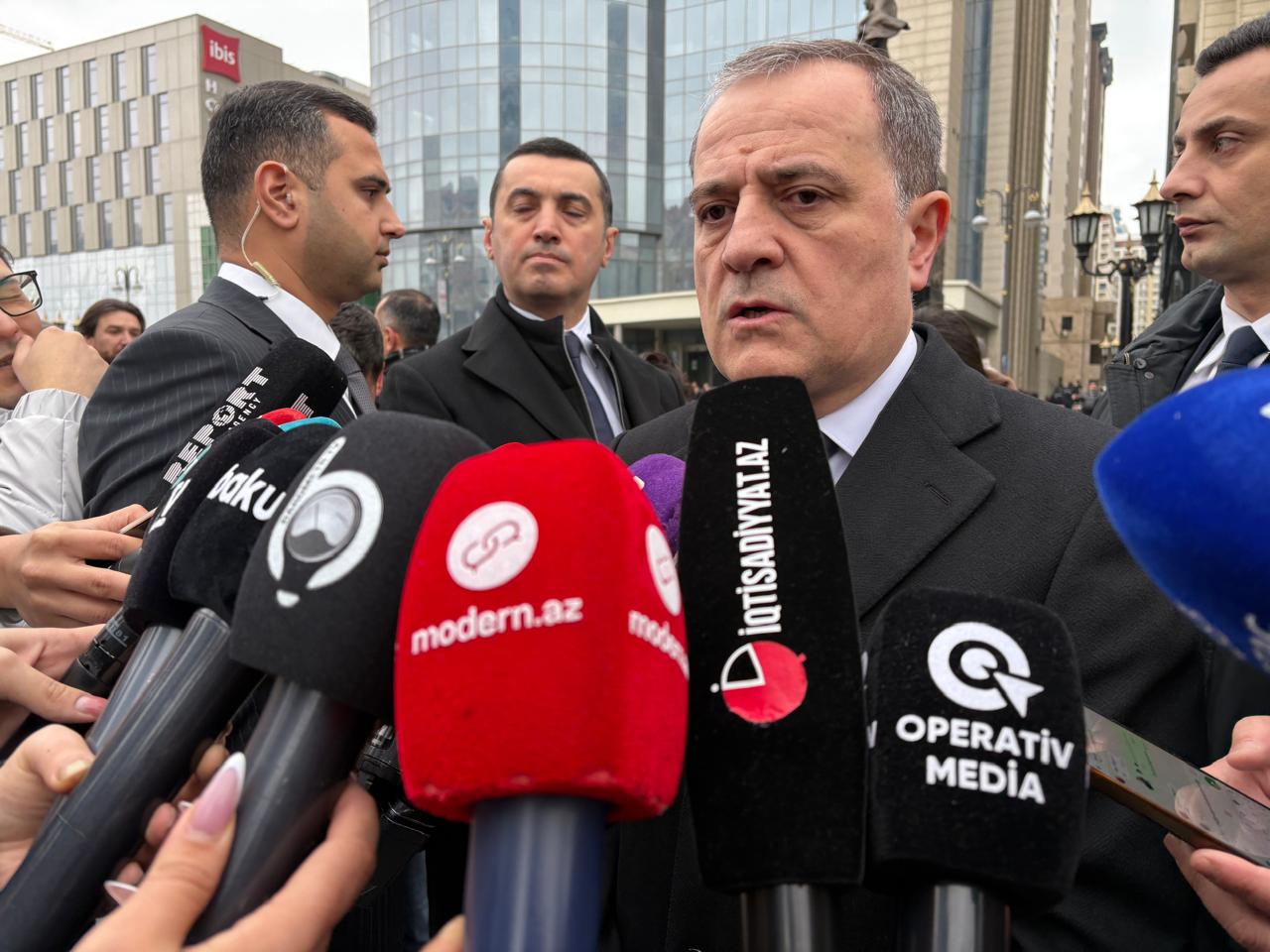 Paşinyan Bakıya dəvət olunub? - Nazirdən rəsmi cavab