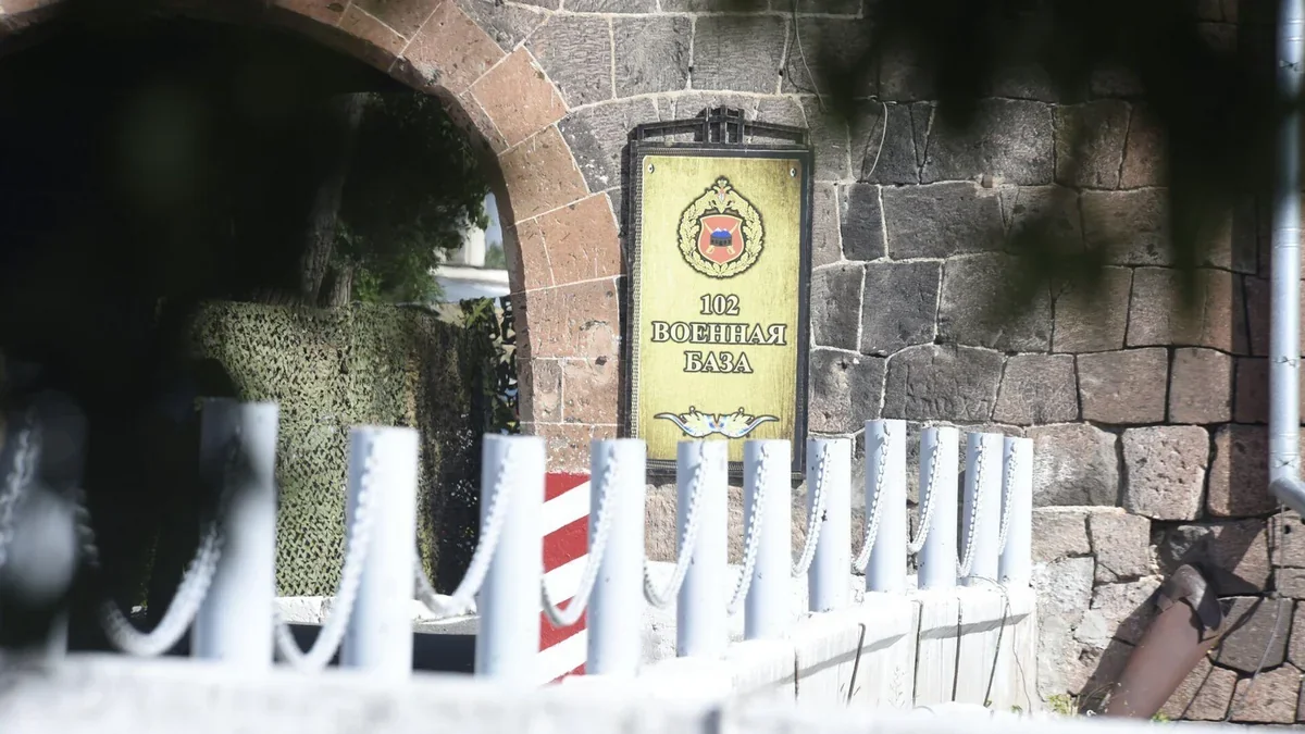 Ermənistandakı 102-ci Rusiya hərbi bazası ölkədən çıxarılır?