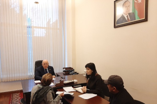 Əhliman Əmiraslanov vətəndaşların müraciətlərini dinləyib -&nbsp;FOTOLAR