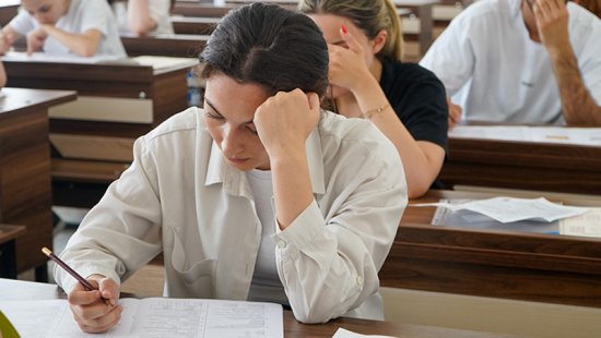 Ali məktəblərə sənəd verənlərin sayı 100 mini ötdü