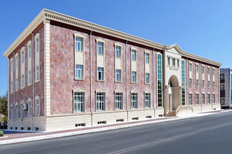 Tibb kollecinin direktoru işdən çıxarıldı