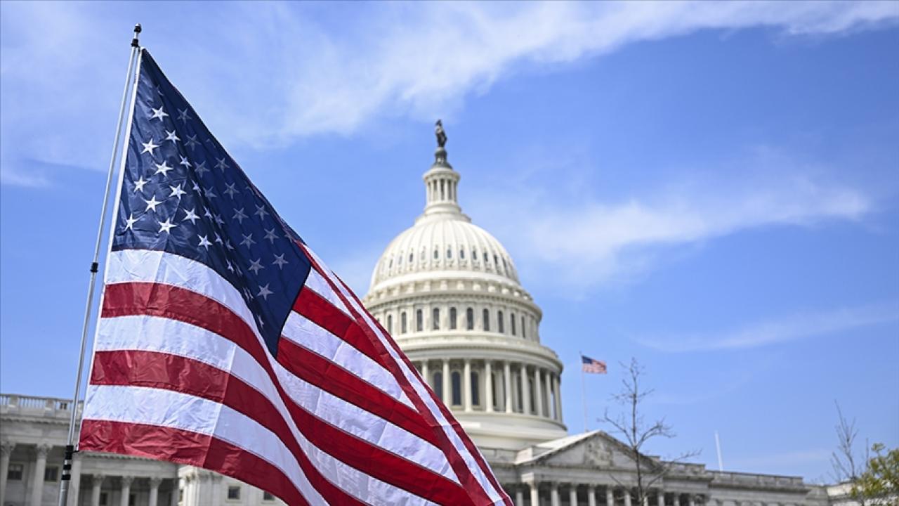 Müharibə qərarı kimindir? ABŞ-də səlahiyyət savaşı