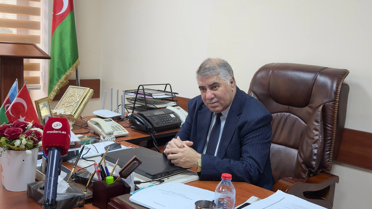 Dilçilik İnstitutunun direktoru: &ldquo;Yazıçılara tövsiyəm - çox yazmasınlar&rdquo; - MÜSAHİBƏ