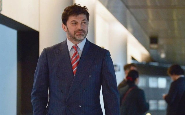 Ad gününü qeyd etmək üçün Dubaya getdi, qayıda bilmir