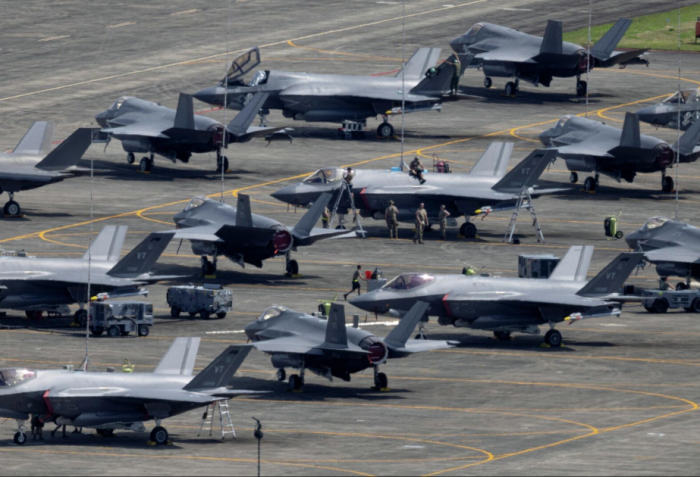 ABŞ-nin 3 qırıcısı vurulub - İDDİA