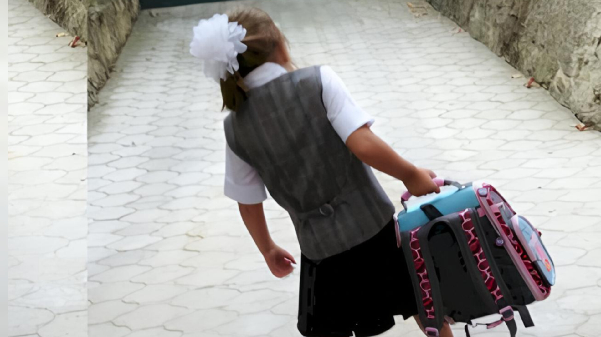 Öğrencilerin çanta yükünün azaltılması&nbsp;önerildi