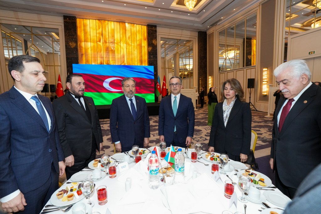 İstanbulda soydaşlarımız üçün iftar verilib - FOTO