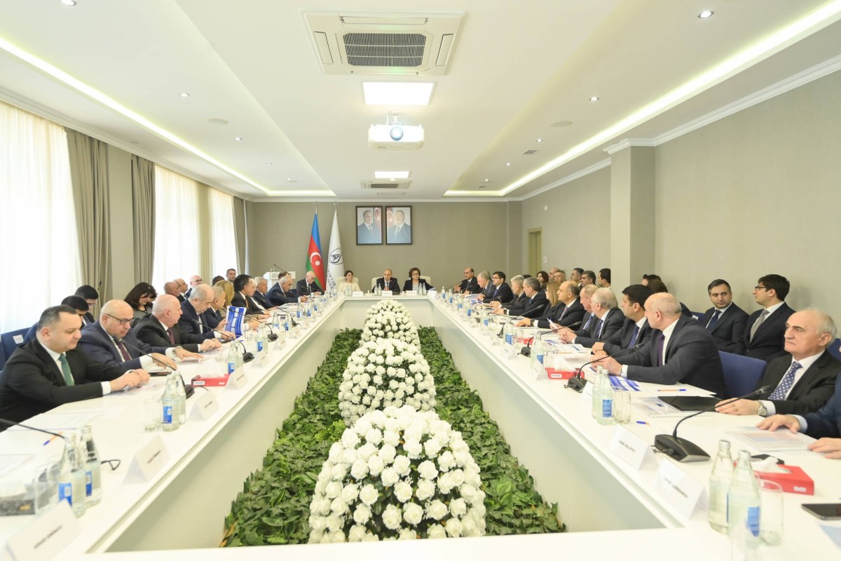 Emin Əmrullayevlə Məleykə Abbaszadə&nbsp;rektorları TOPLADI