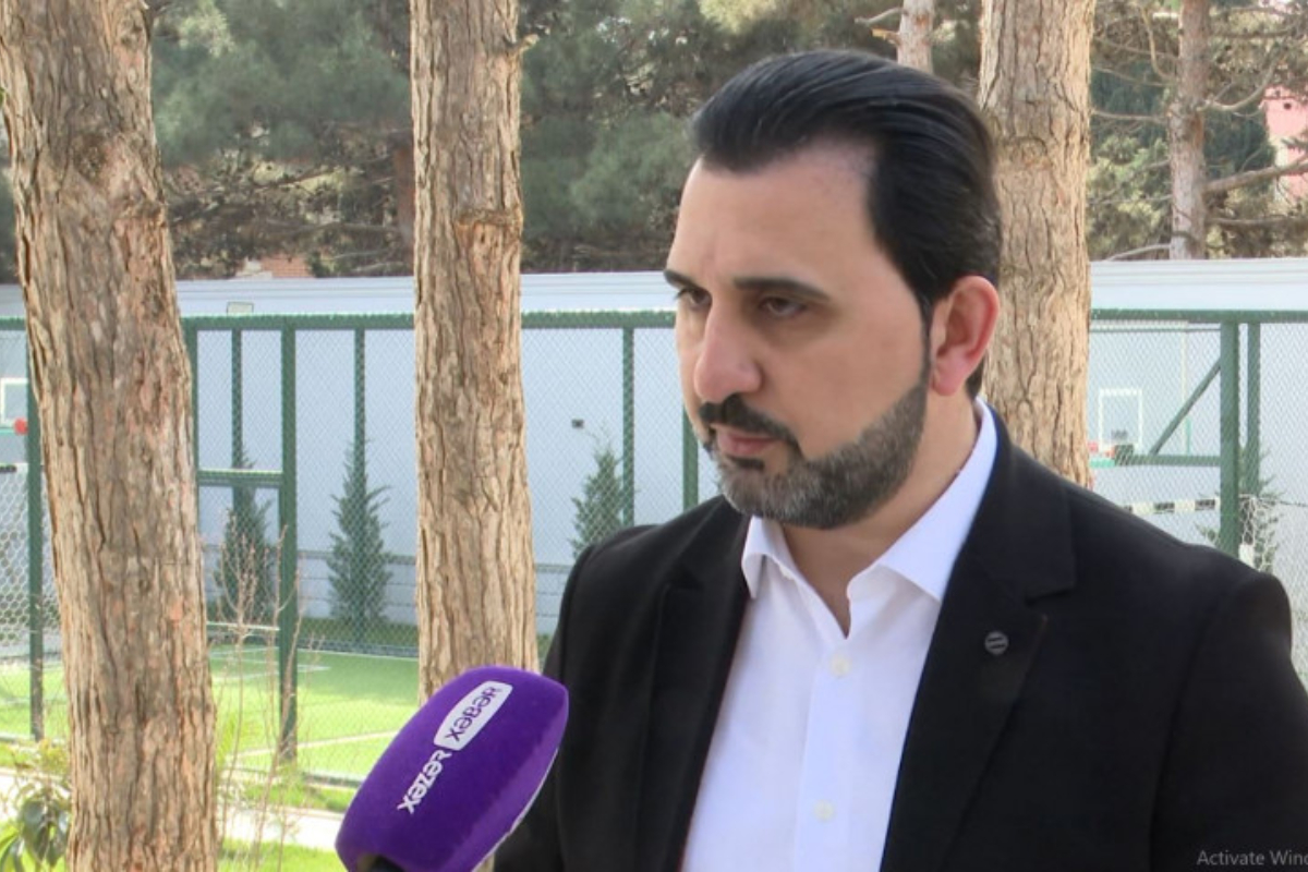 Aylardır 60 min manatdan çox pulunu ala bilmir