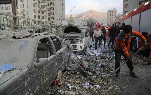 İran'da ölenlerin sayısı 1230 kişiyi aştı