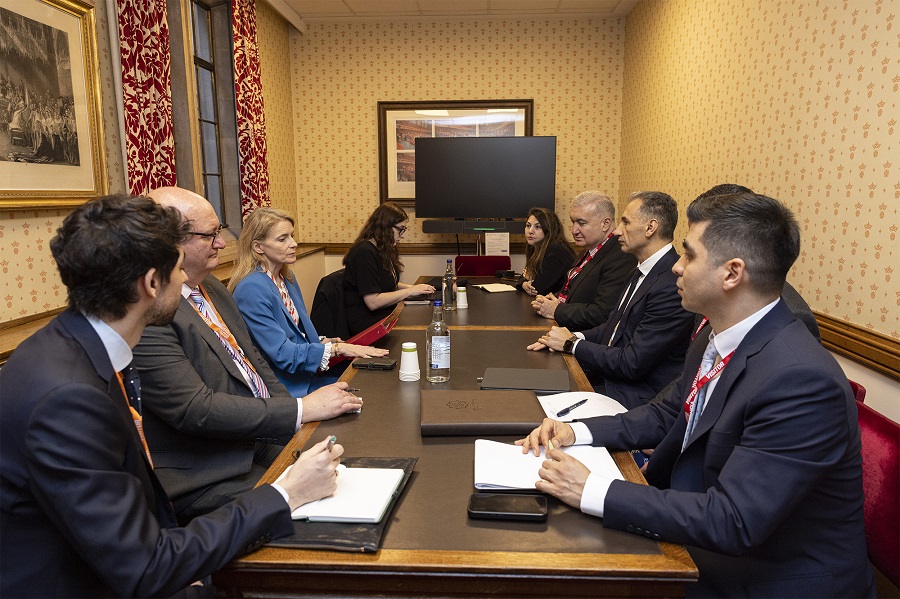 Rəşad Nəbiyev britaniyalı nazir&nbsp;müavini ilə görüşdü