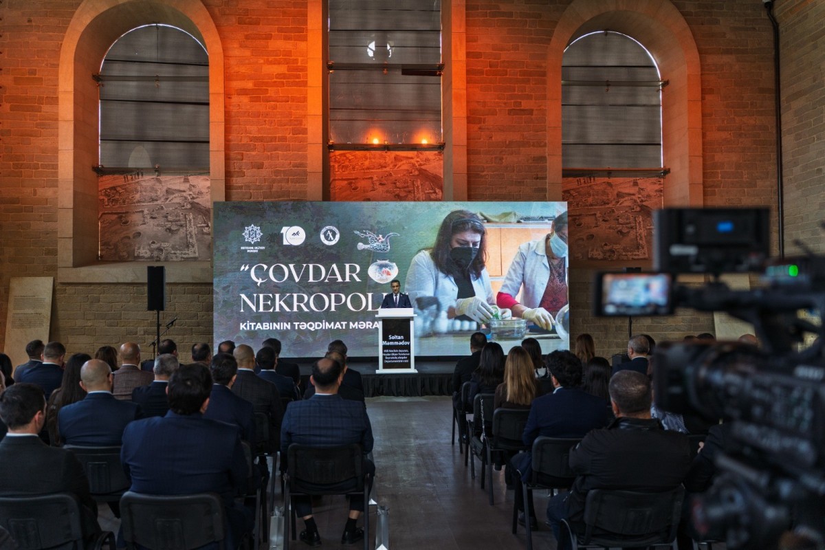 "Çovdar nekropolu" kitabı ictimaiyyətə təqdim edildi - FOTO