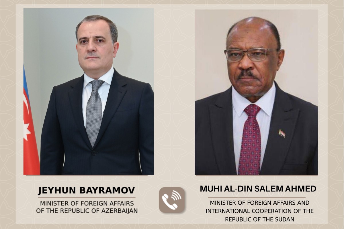 Bayramov həmkarları ilə müzakirələr aparır&nbsp;