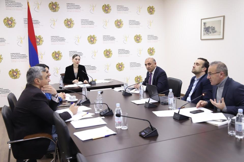 В Армении обсуждаются новые поправки в Конституцию