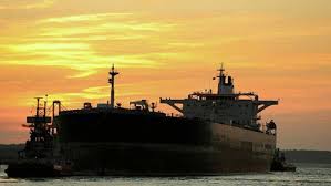 İran daha bir tankeri vurdu