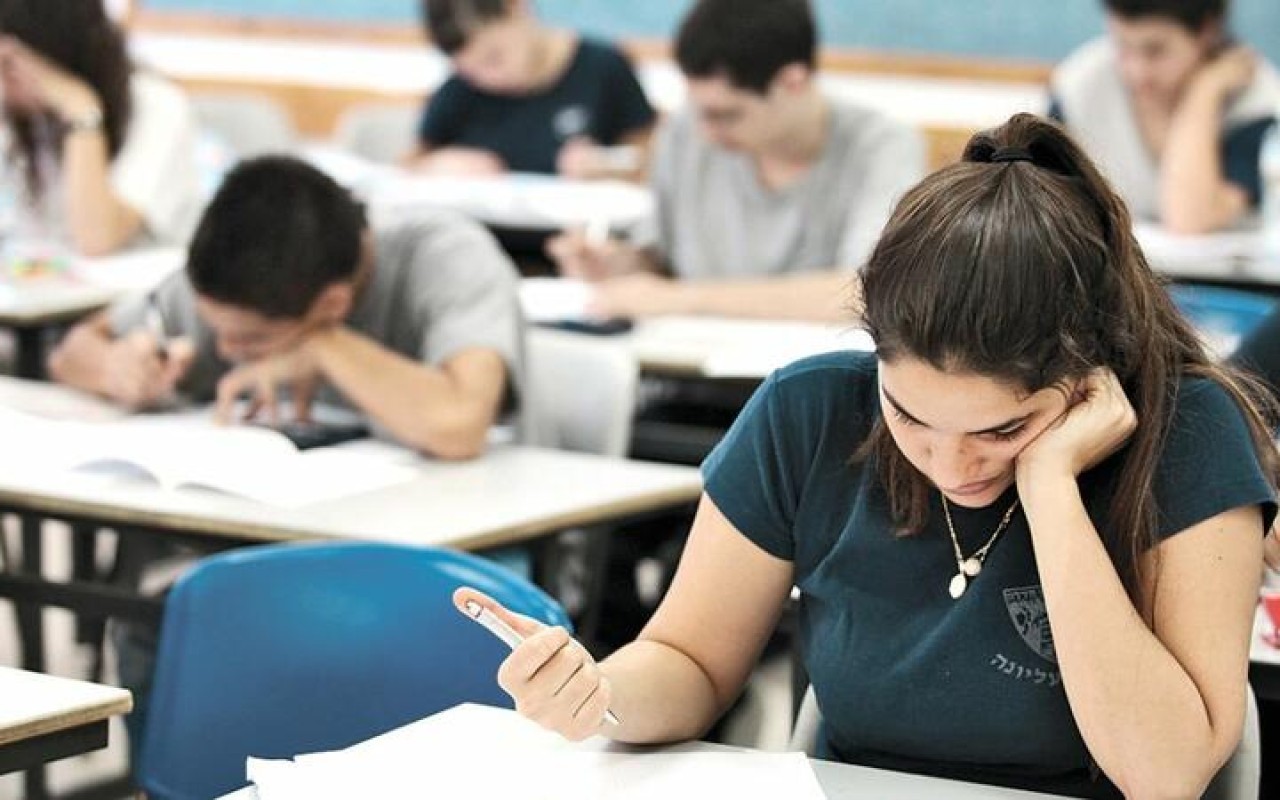 Bu gün 58 mindən çox şagird biliklərini SINAYACAQ