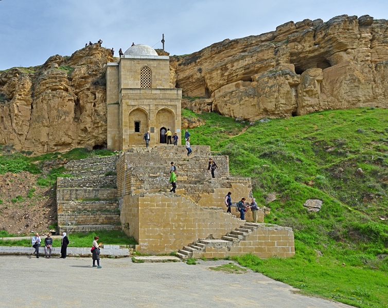 В Азербайджане мечетей, церквей,&nbsp;синагог&nbsp;и святилищ ЧИСЛО