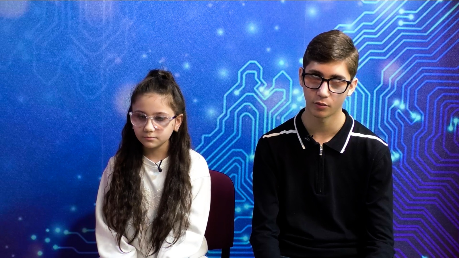 Gözdən əlil&nbsp;bacı-qardaşın hekayəsi - Hər gün məktəbə 130 km yol gedirlər - VİDEO