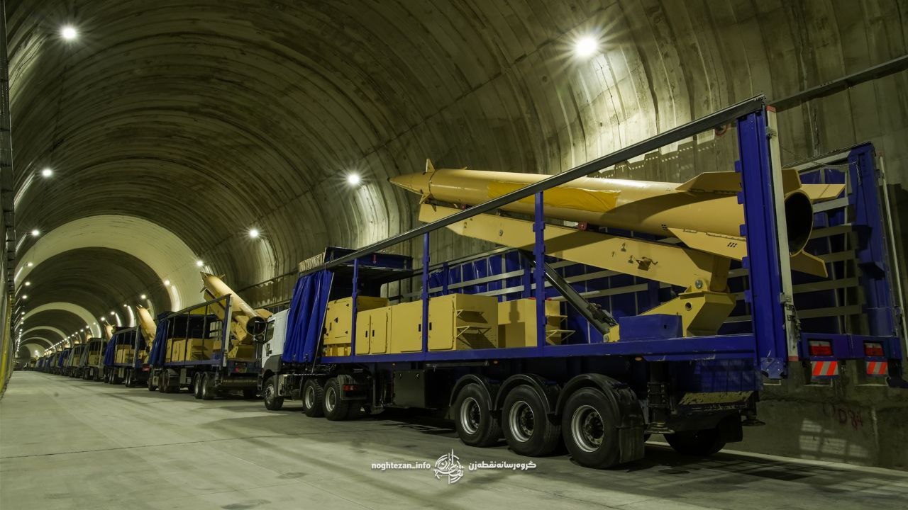 İran ABŞ və İsrailə meydan oxudu - Silahlarla dolu yeraltı tunellər - VİDEO