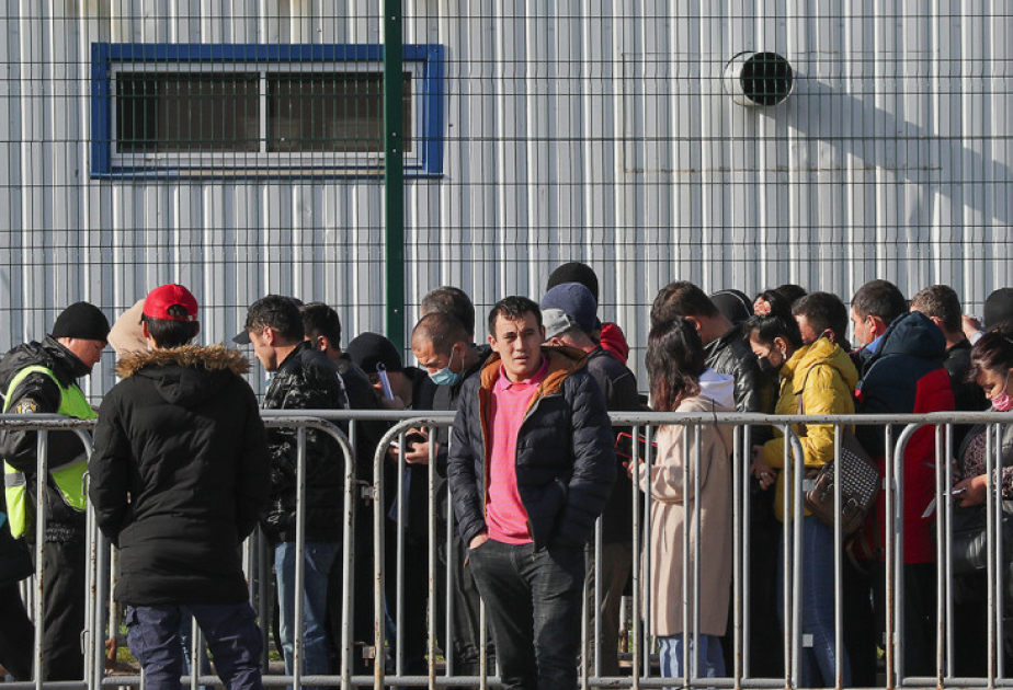 Göç yasalarını ihlal eden 108 yabancı Azerbaycan'dan çıkarıldı