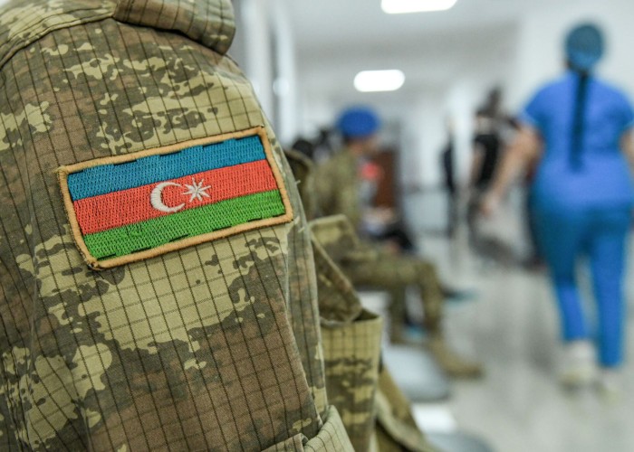 Əli Əsədov ilkin hərbi qeydiyyatla bağlı qərar imzaladı