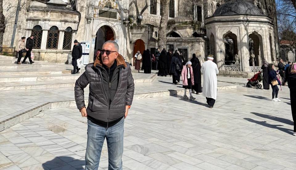 Ramadan morning in Eyüpsultan:&nbsp;Footsteps swallowed by carpets - PHOTOS