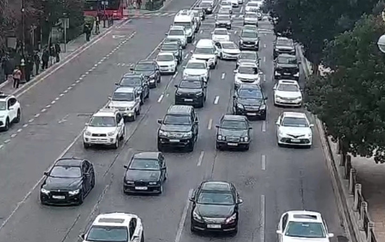 Həftənin ik iş gününün tıxaclı yolları - FOTOLAR