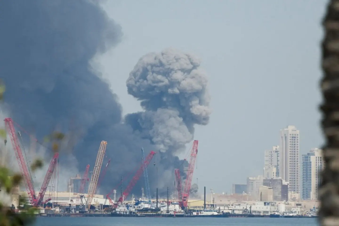 İran Əbu-Dabini vurdu, fələstinli öldü