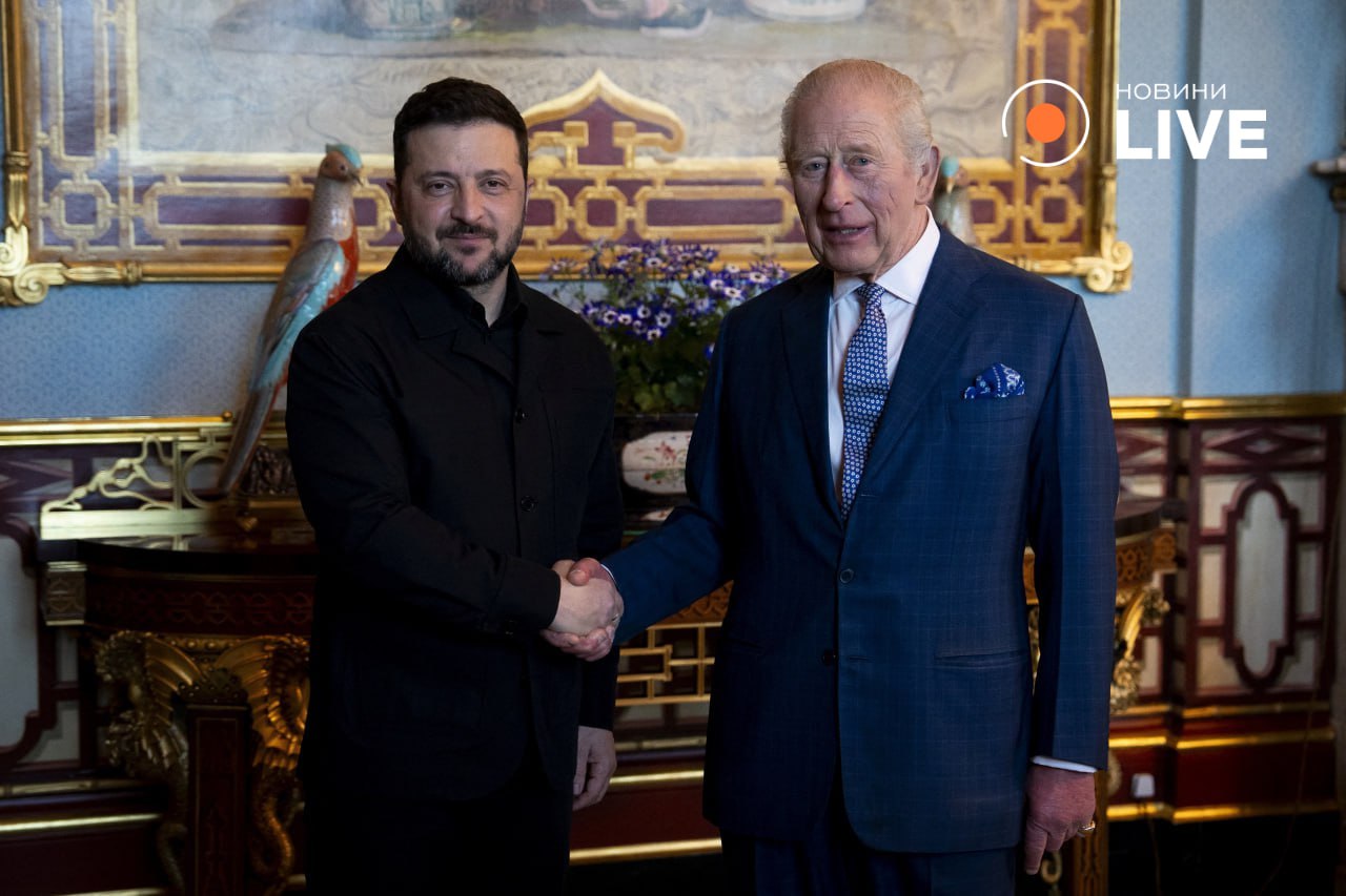 Zelenski Londonda kralla görüşdü