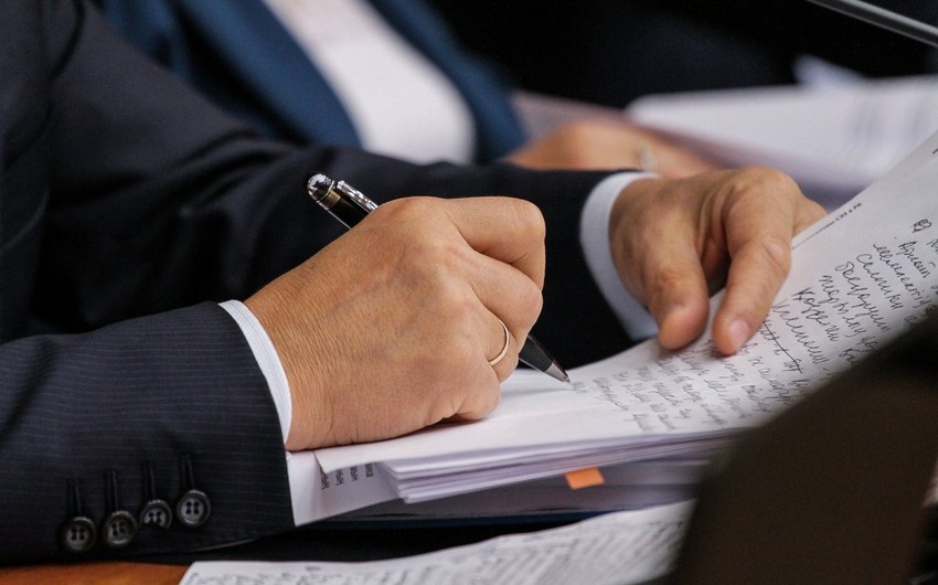 Dövlət qulluğunda mükafat sistemi ləğv olunur