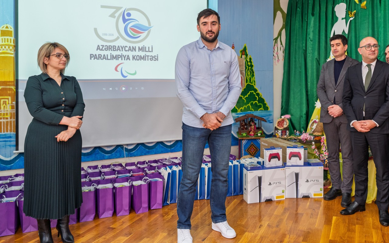 "Azercell"dən&nbsp;Uşaq evinə ziyarət&nbsp;- FOTOLAR