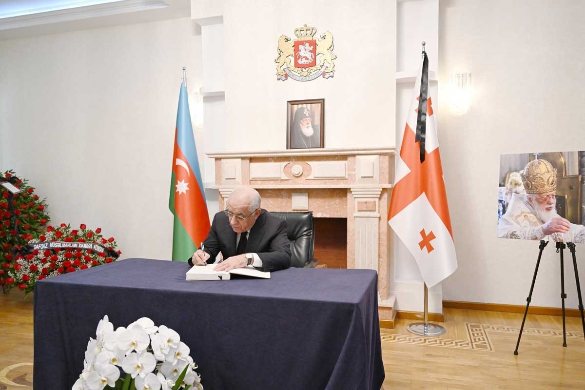 Əli Əsədov Gürcüstan səfirliyində başsağlığı yazdı