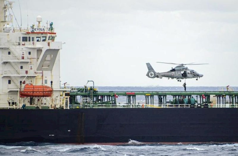 Makron: Rusiya tankerini ələ keçirdik