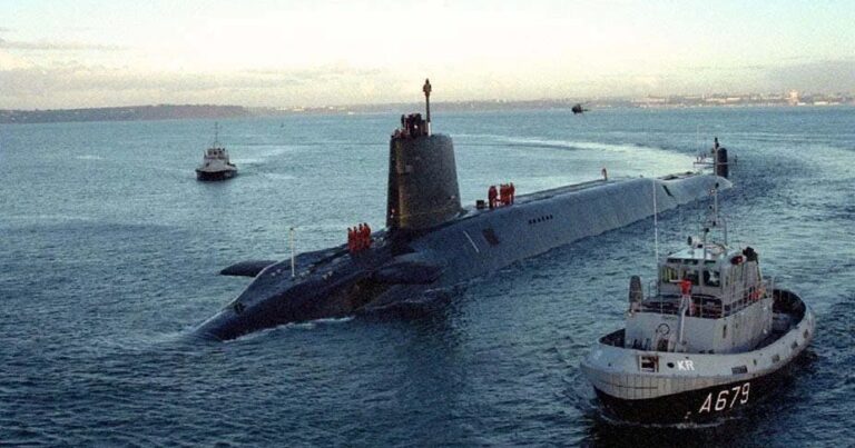 Britaniyanın sualtı nüvə qayığı Ərəb dənizində