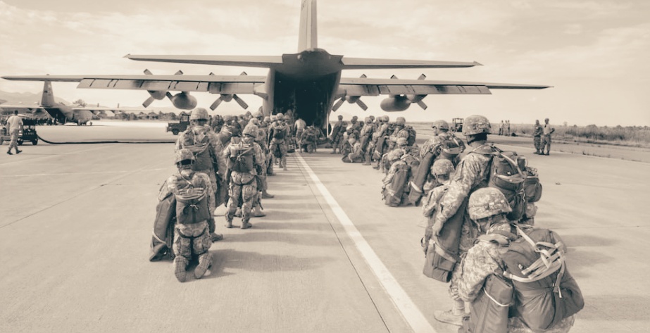 ABŞ ən elit qüvvələrini İran sahillərinə yollayır&nbsp;