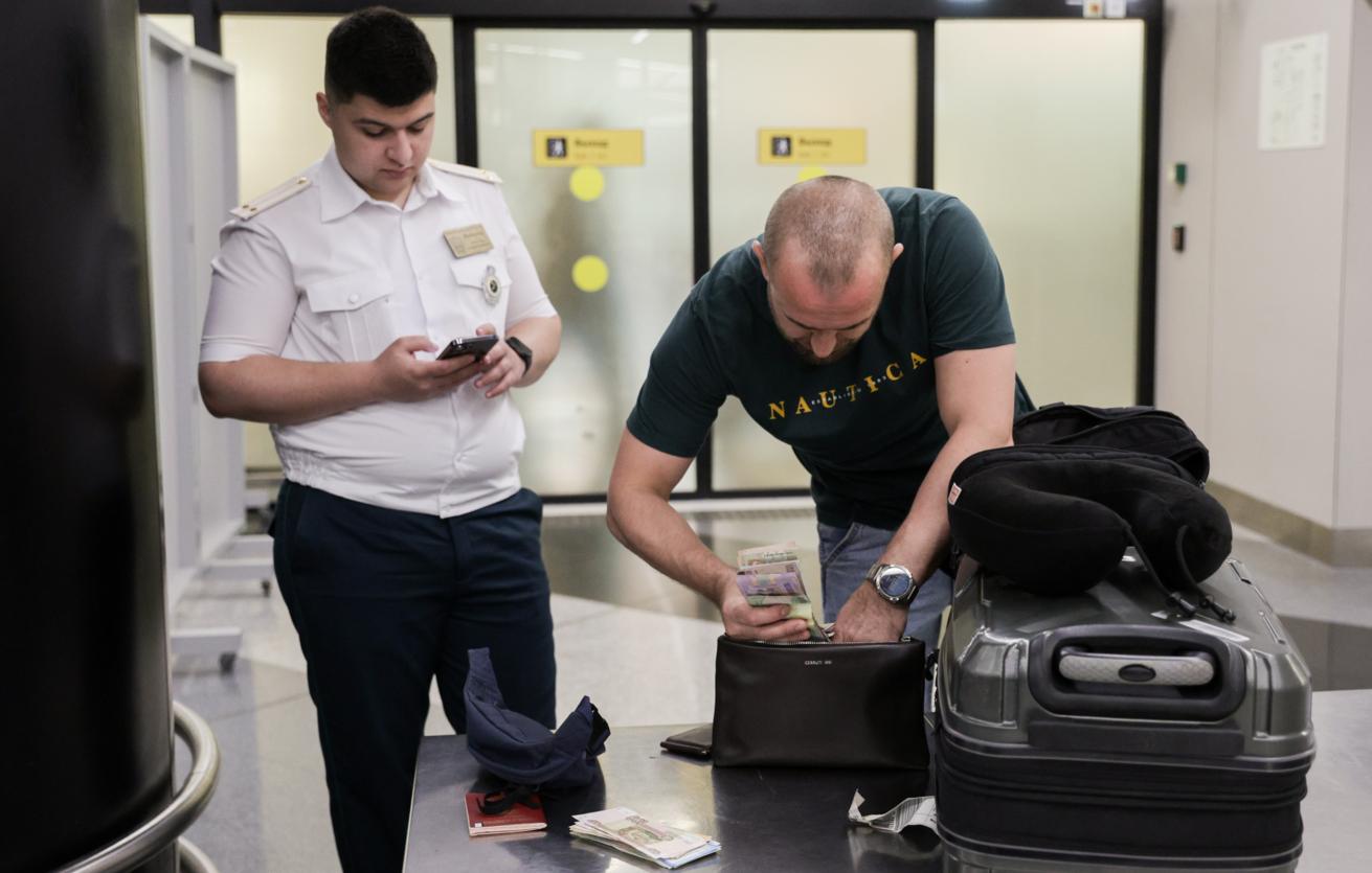 Rusiyada dollar qadağası-RƏSMİ