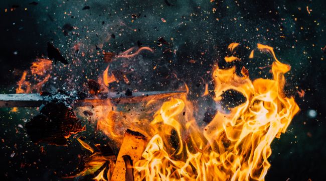 Qəbələdə 62 yaşlı kişi&nbsp;yanaraq öldü