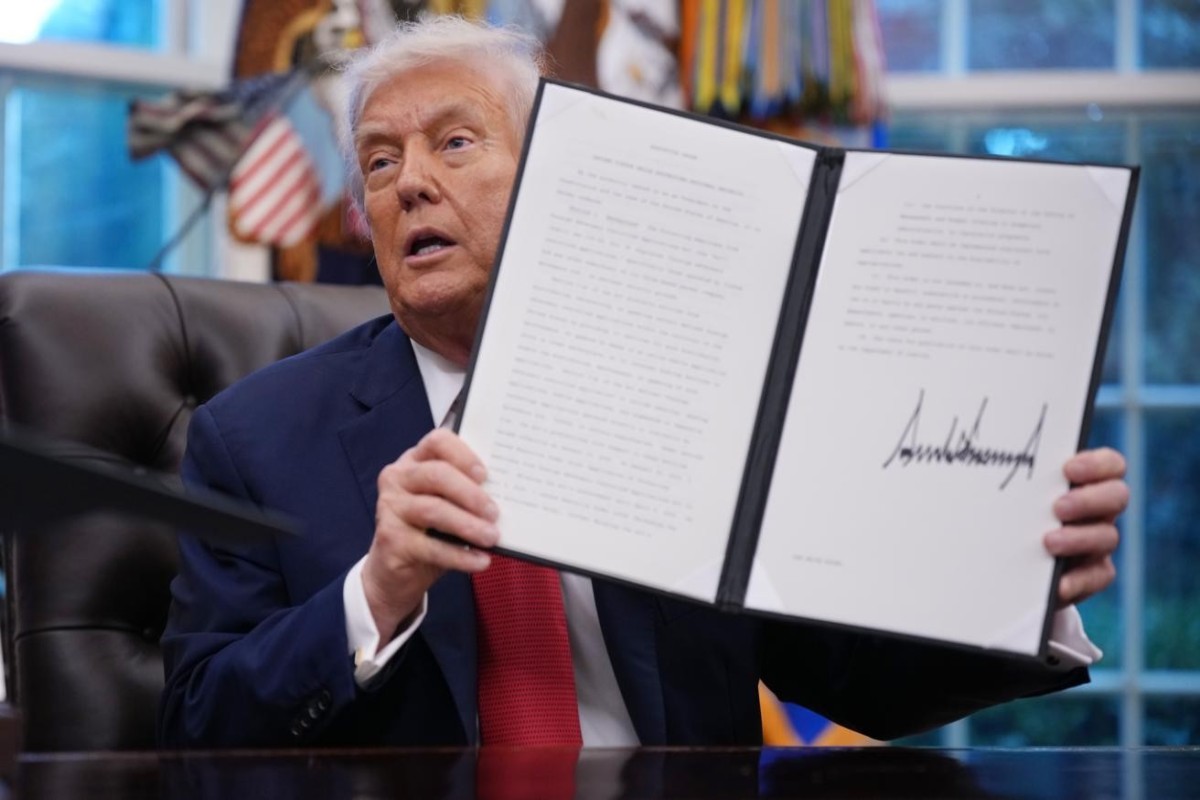 Trampın imzası dollarının üzərində əks olunacaq