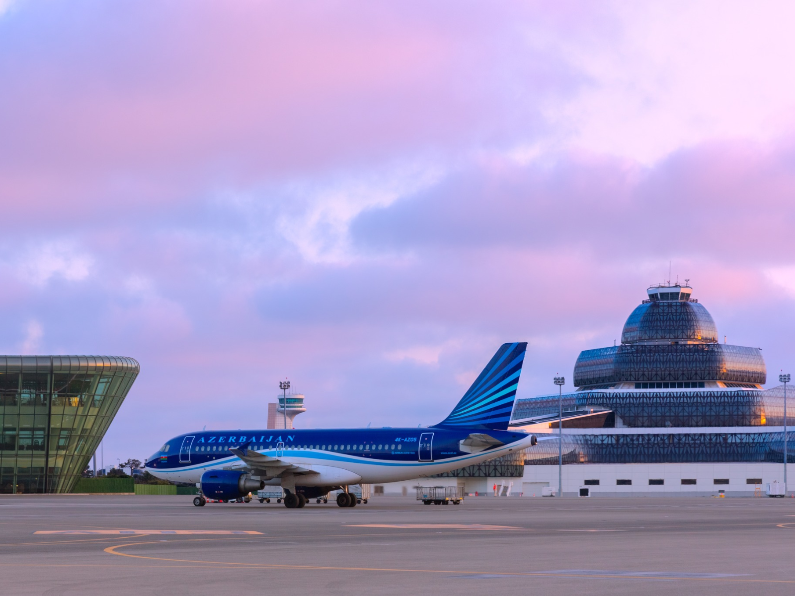 Azərbaycanda mülki aviasiya xidmətlərinin tarifləri təsdiqləndi