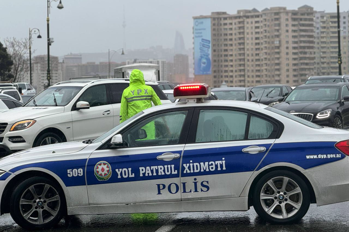 Polis naryadları küçə və prospektlərdə xidmətə cəlb olundu