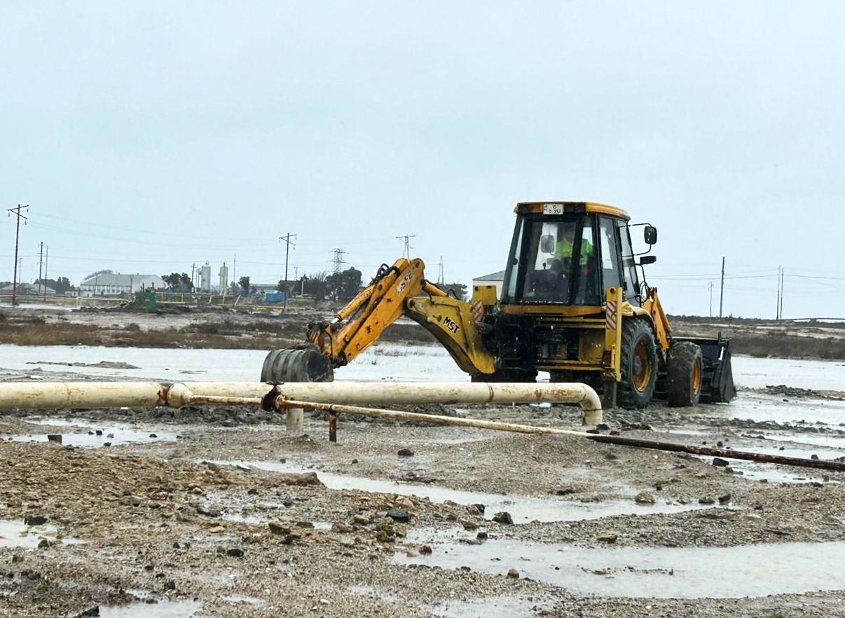 Pirallahıda intensiv yağışın fəsadları aradan qaldırılır - FOTOLAR