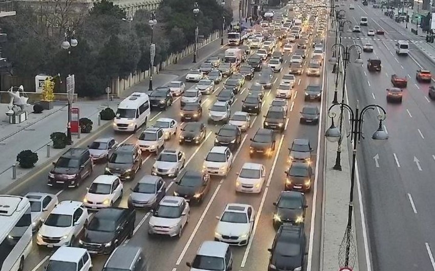 Hazırda Bakının əsas yollarında tıxac var - SİYAHI