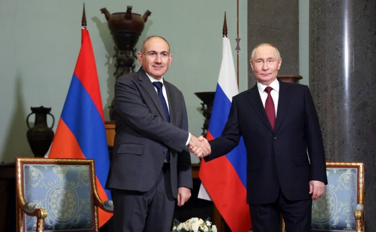 Paşinyan Rusiyaya getdi - Putinlə görüşəcək