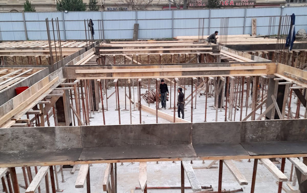 Bakının mərkəzində qanunsuz tikinti aparılır - Dövlət Komitəsindən açıqlama