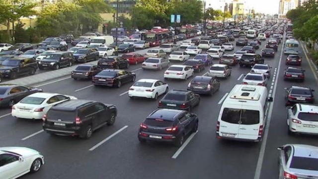 Hazırda tıxac olan YOLLAR