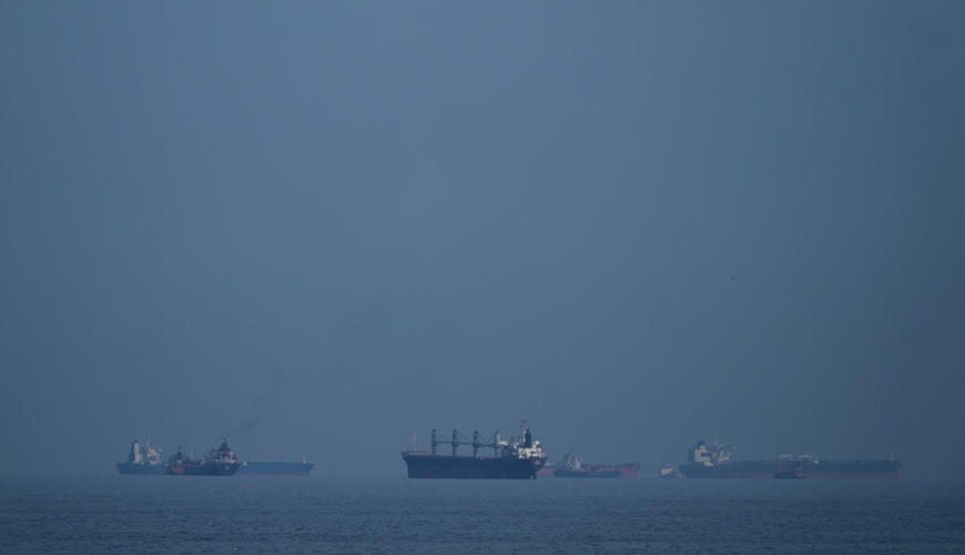 400 gəmi Hörmüzdən keçid icazəsi gözləyir