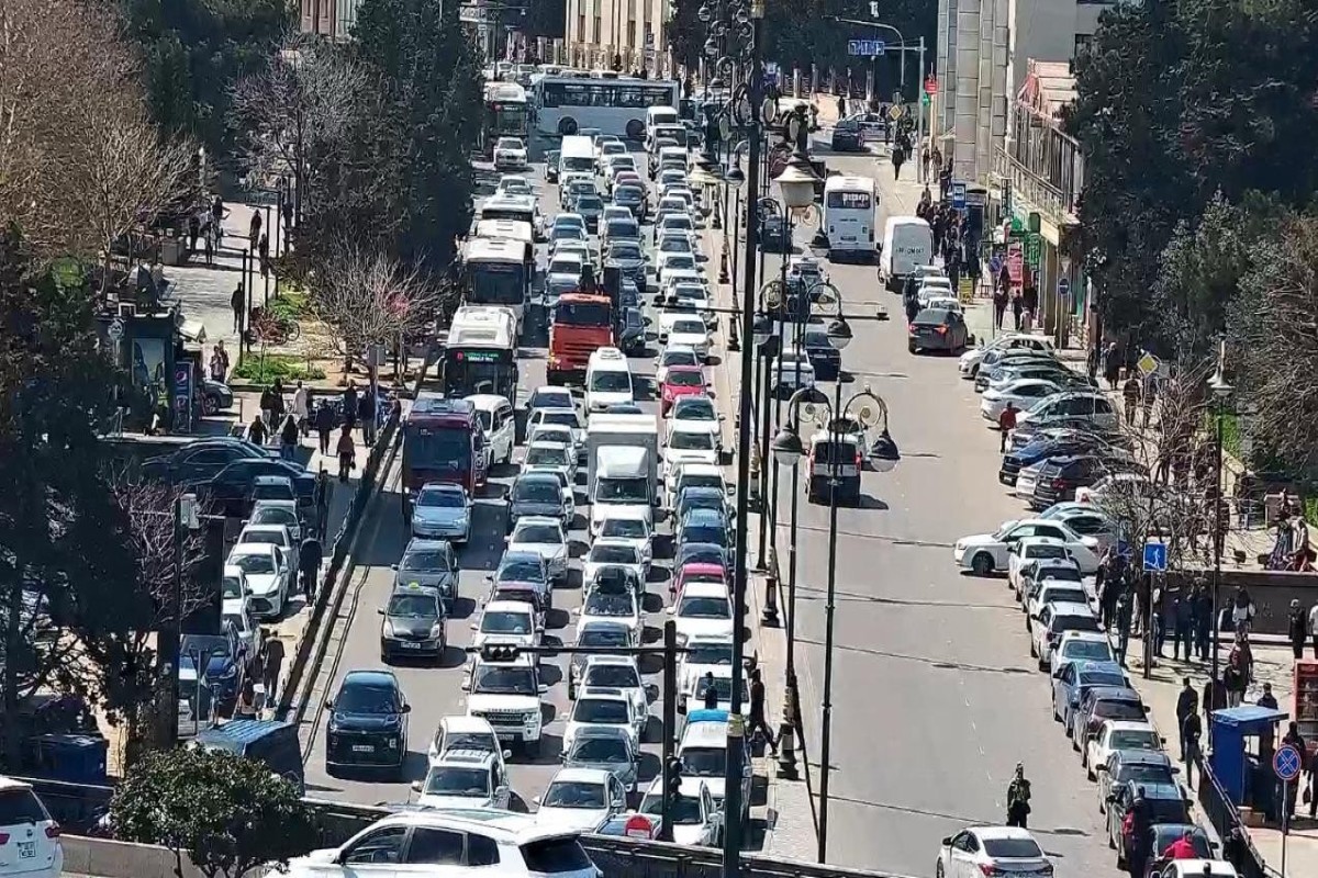 Ziya Bünyadov prospektində uzun tıxac - FOTO