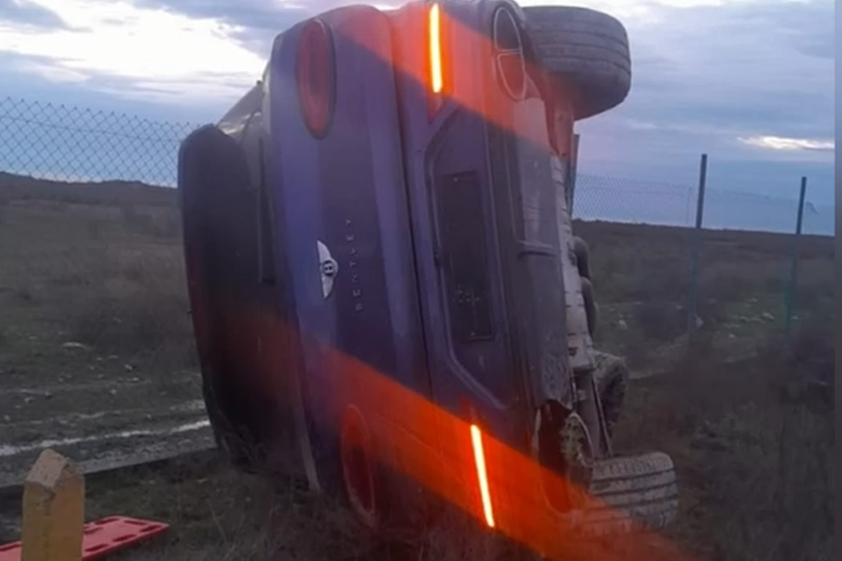 Bakı&ndash;Quba yolunda &ldquo;Bentley&rdquo; aşdı - Xəsarət alan var