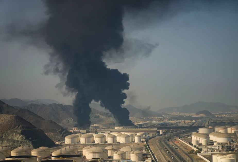 İran Küveytin neft zavodu vurdu