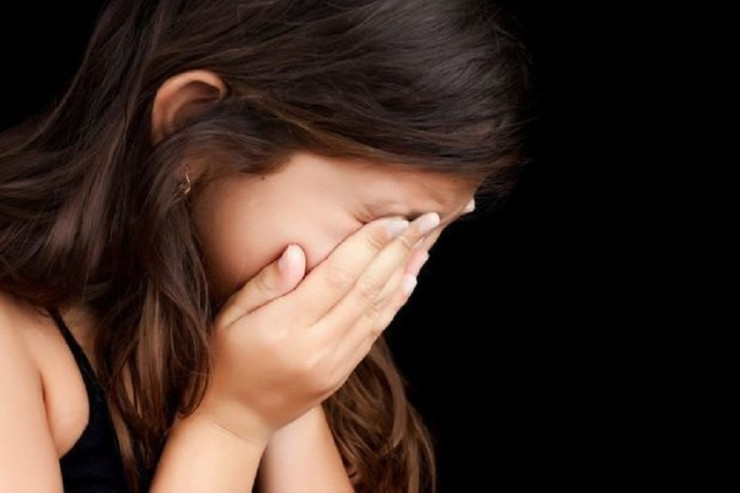 Valideyinləri 13 yaşlı qızdan İMTİNA ETDİLƏR